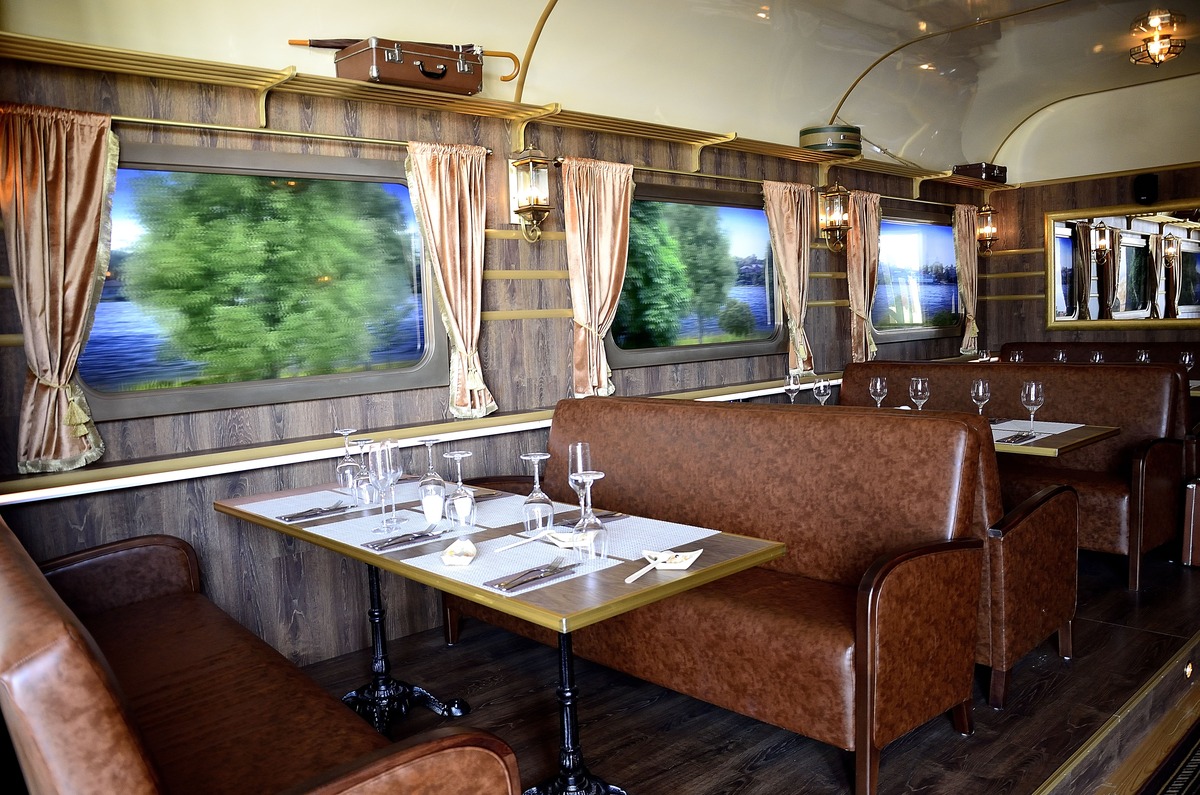 Restaurant cars (1879)