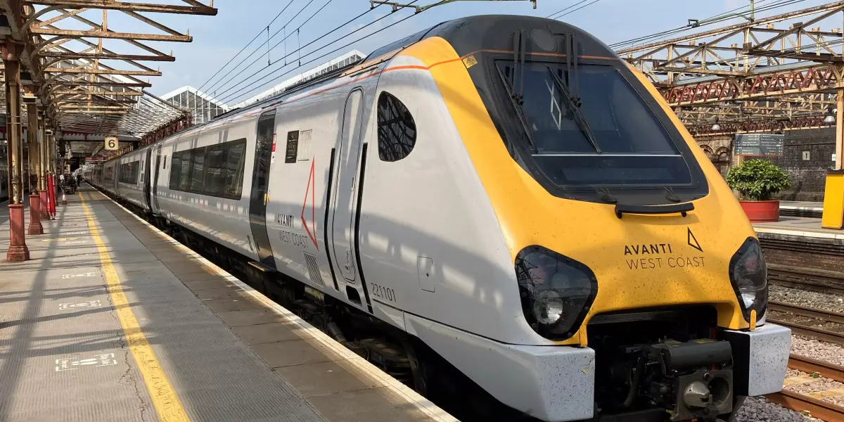 Voyager train from the front